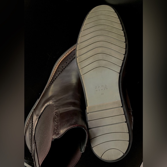 ZARA ● Burgundy Chelsea Ankle Boots - Picture 4 of 5